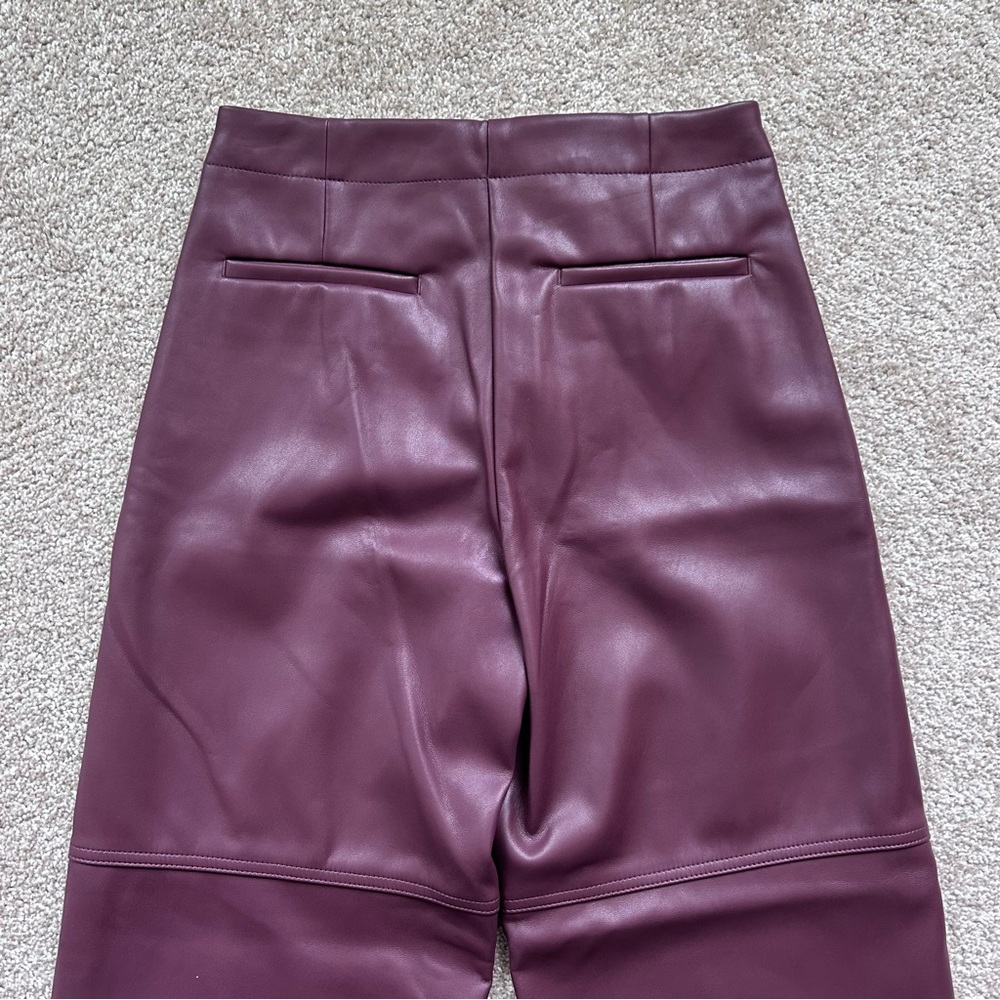 Banana Republic NWT Wide-Leg Ultra High-Rise Vegan Leather Pant Burgundy 4P - Picture 10 of 12